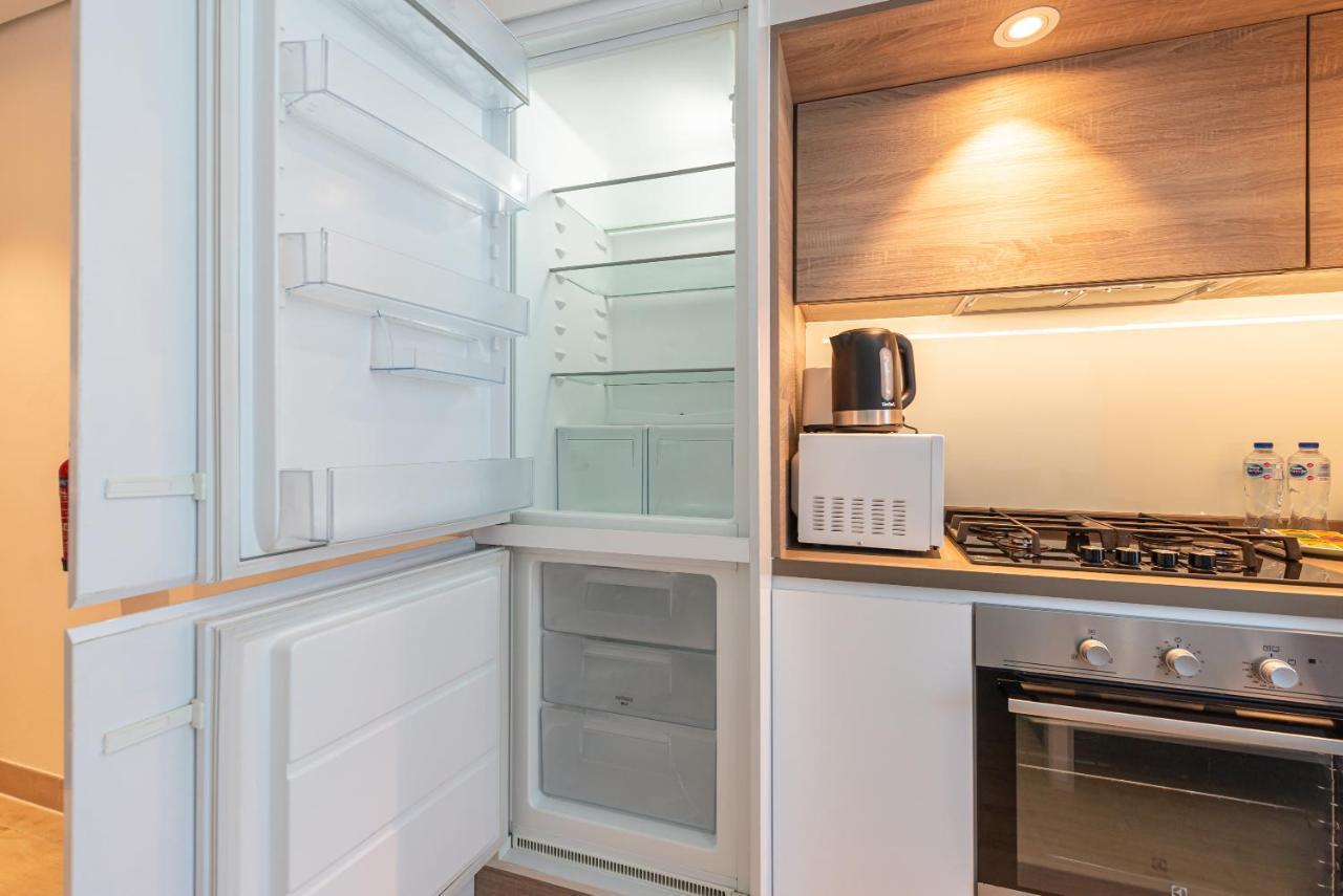 Marco Polo - Modern Studio With Amazing Views From Balcony Apartment