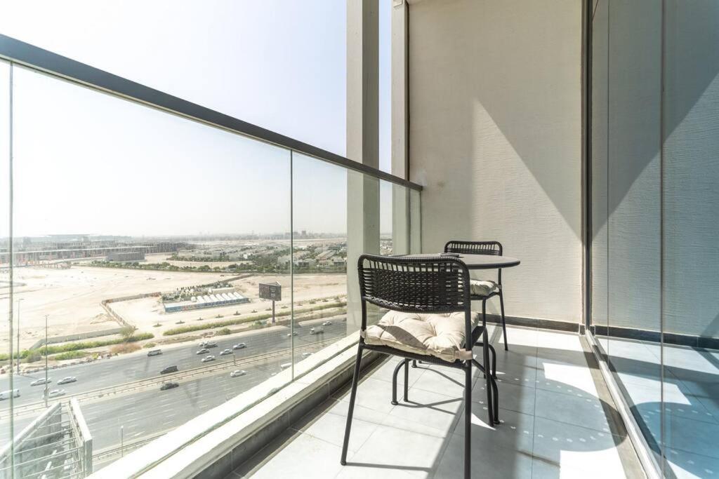 Cosy Studio With Luxurious Pool In Business Bay- Bayz Tower Apartment Dubai