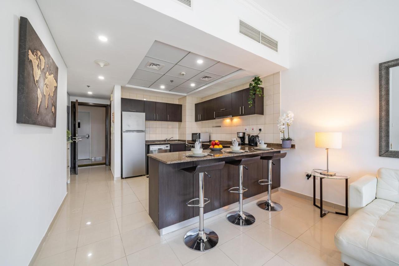 Cute 1br - Marina Views - Walk 9min To *