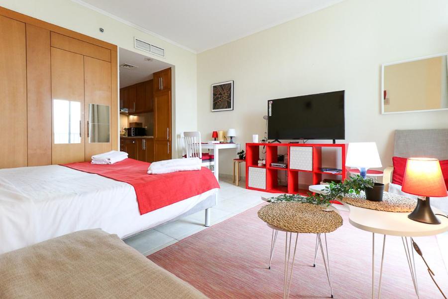 Apartment Rh - Beautiful Canal View, Sleek & Spacious Studio, Location