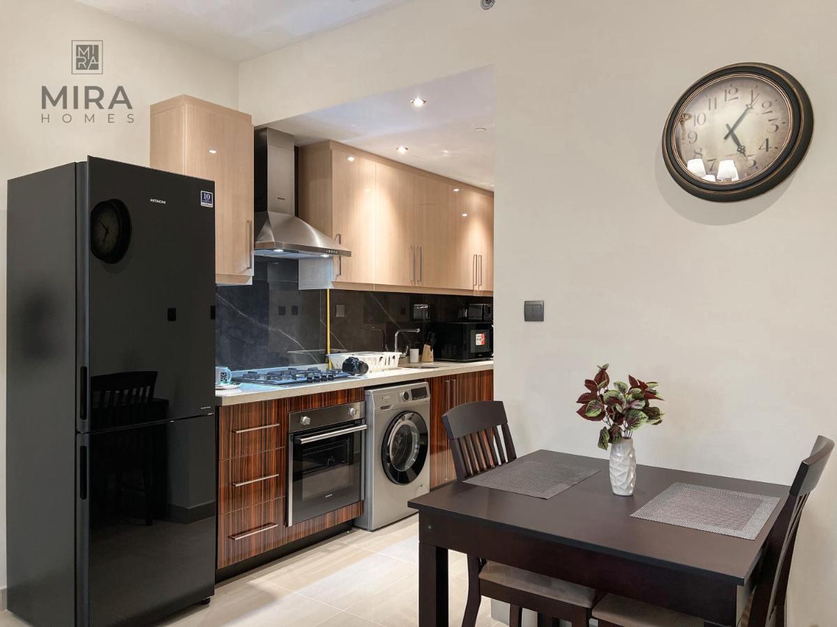 Apartment Mira Holiday Homes - Lovely Studio With Burj Khalifa View Dubai