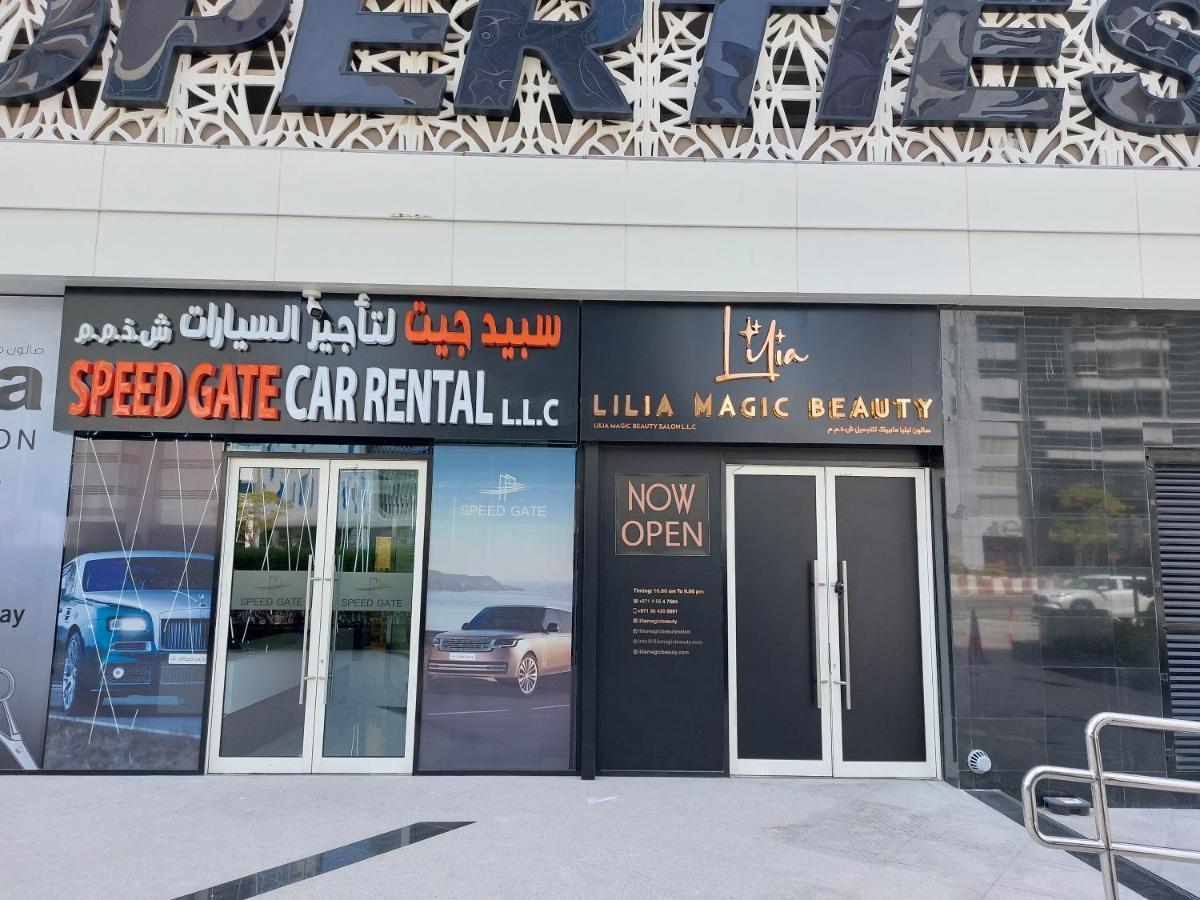 Bayz Burj Khalifa View Apartment *