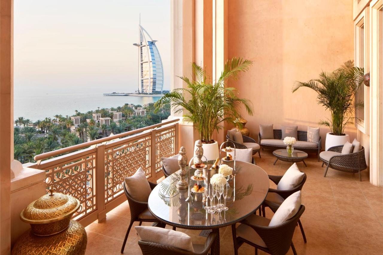 Jumeirah Al Qasr Resort