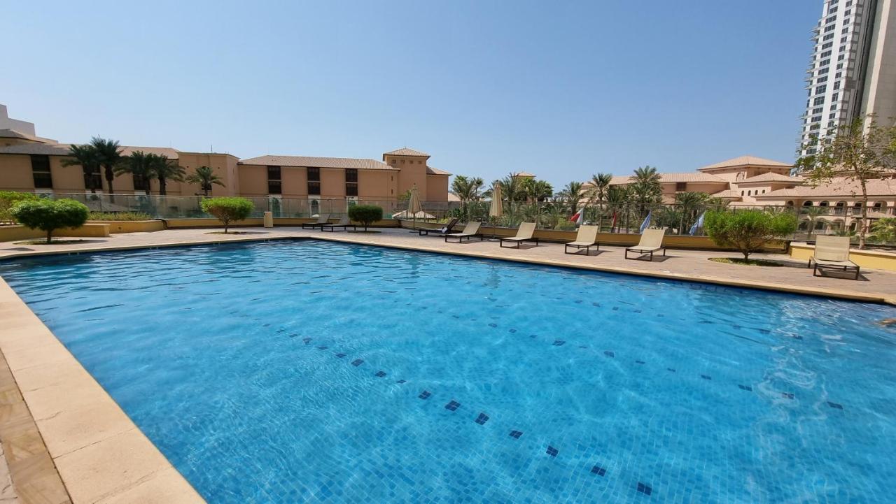 Luxury Sea View Beachfront 3 Bedroom Apt, Jbr