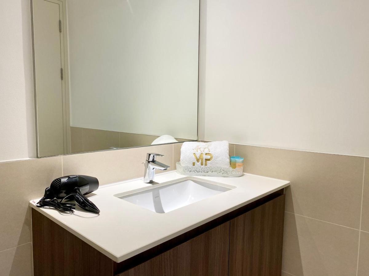 Apartment Marco Polo - Lofty Apt With Balcony Near Hills Mall Dubai