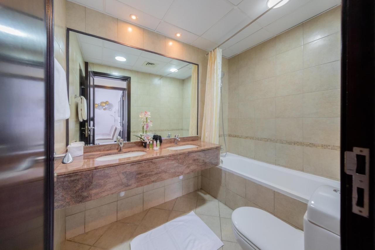 Eden's Homes & - Royal Oceanic Apartment