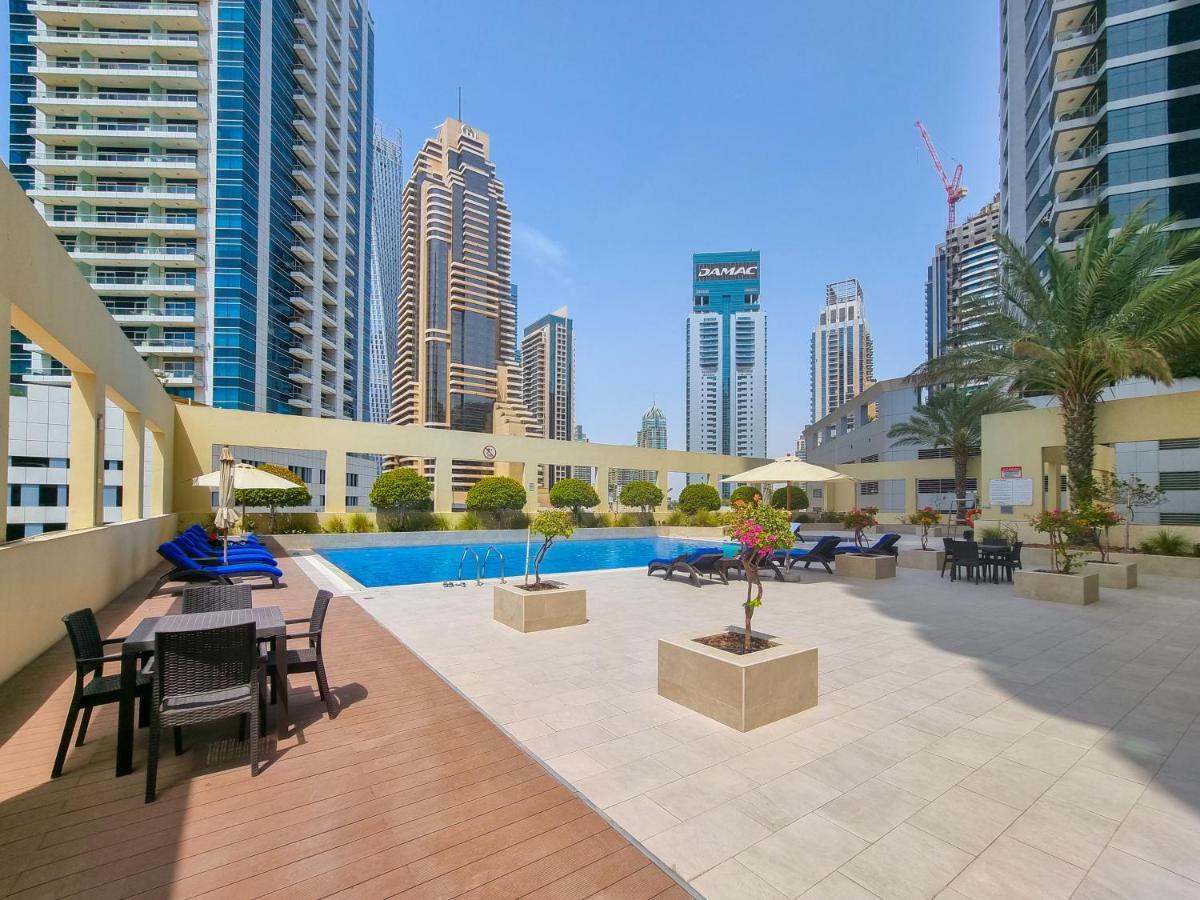Eden's Homes & - Royal Oceanic Apartment