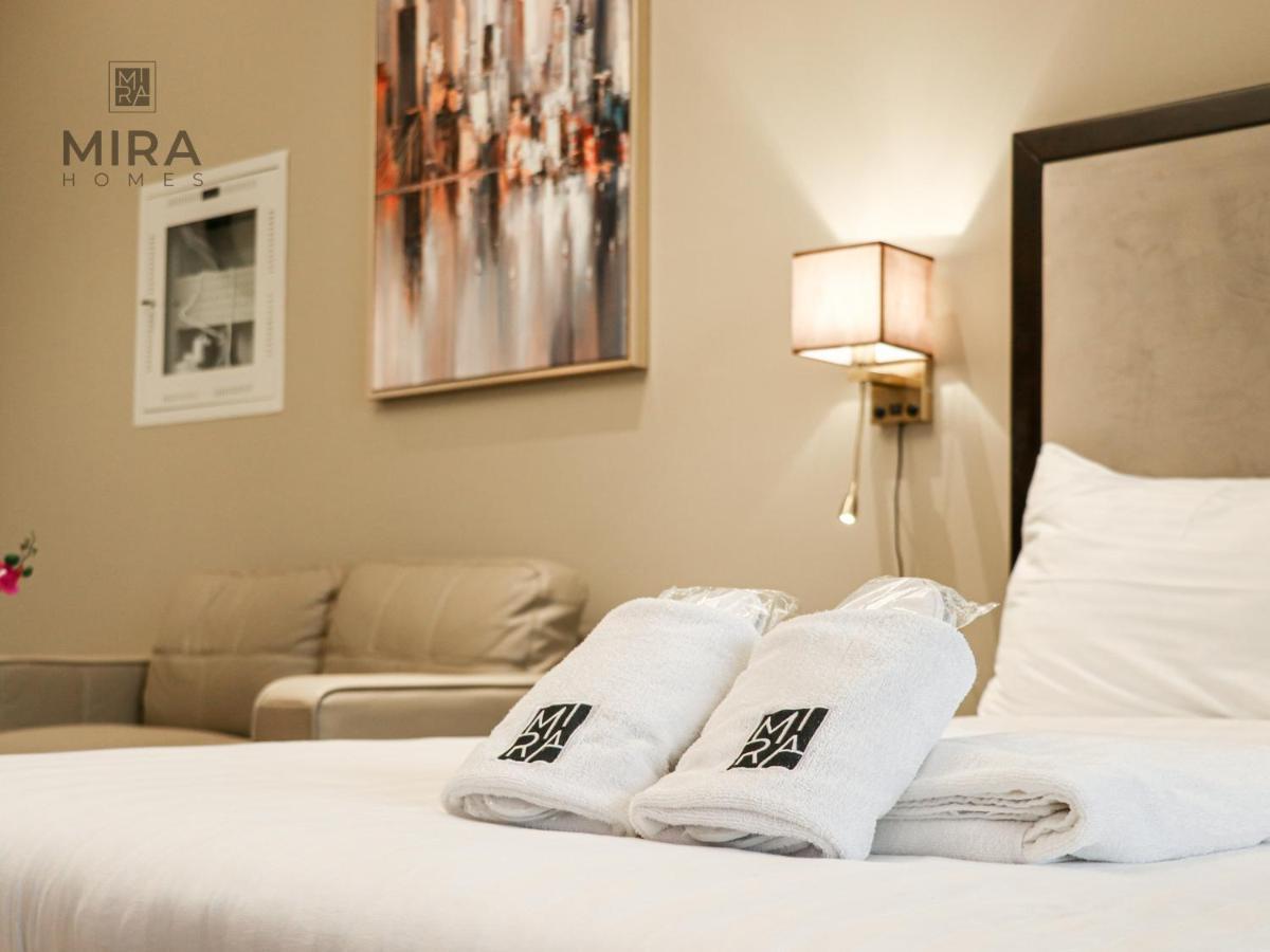 Mira Holiday Homes - Lovely Studio With Burj Khalifa View Apartment *