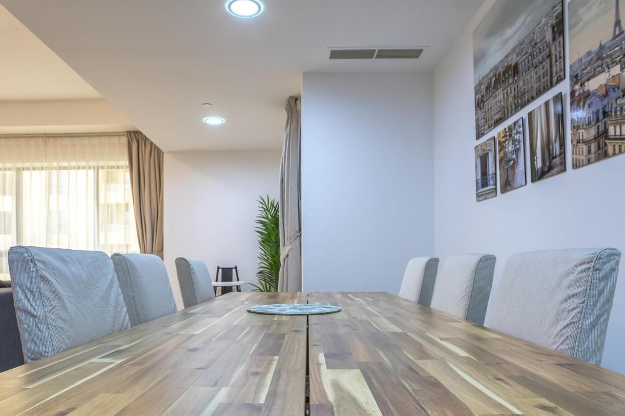 Lovely 2 Bedroom Near The Beach Apartment Dubai