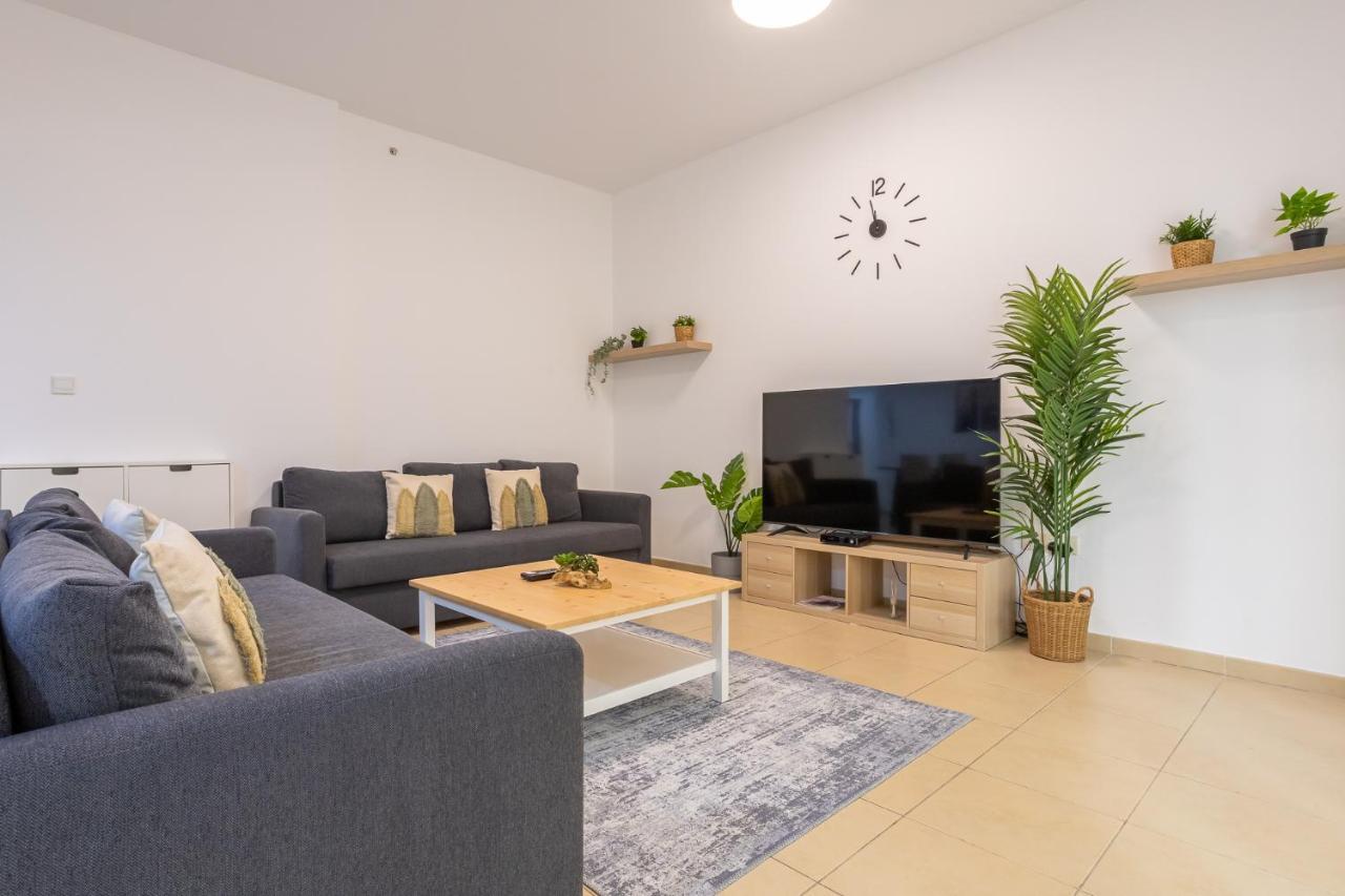 Lovely 2 Bedroom Near The Beach Dubai