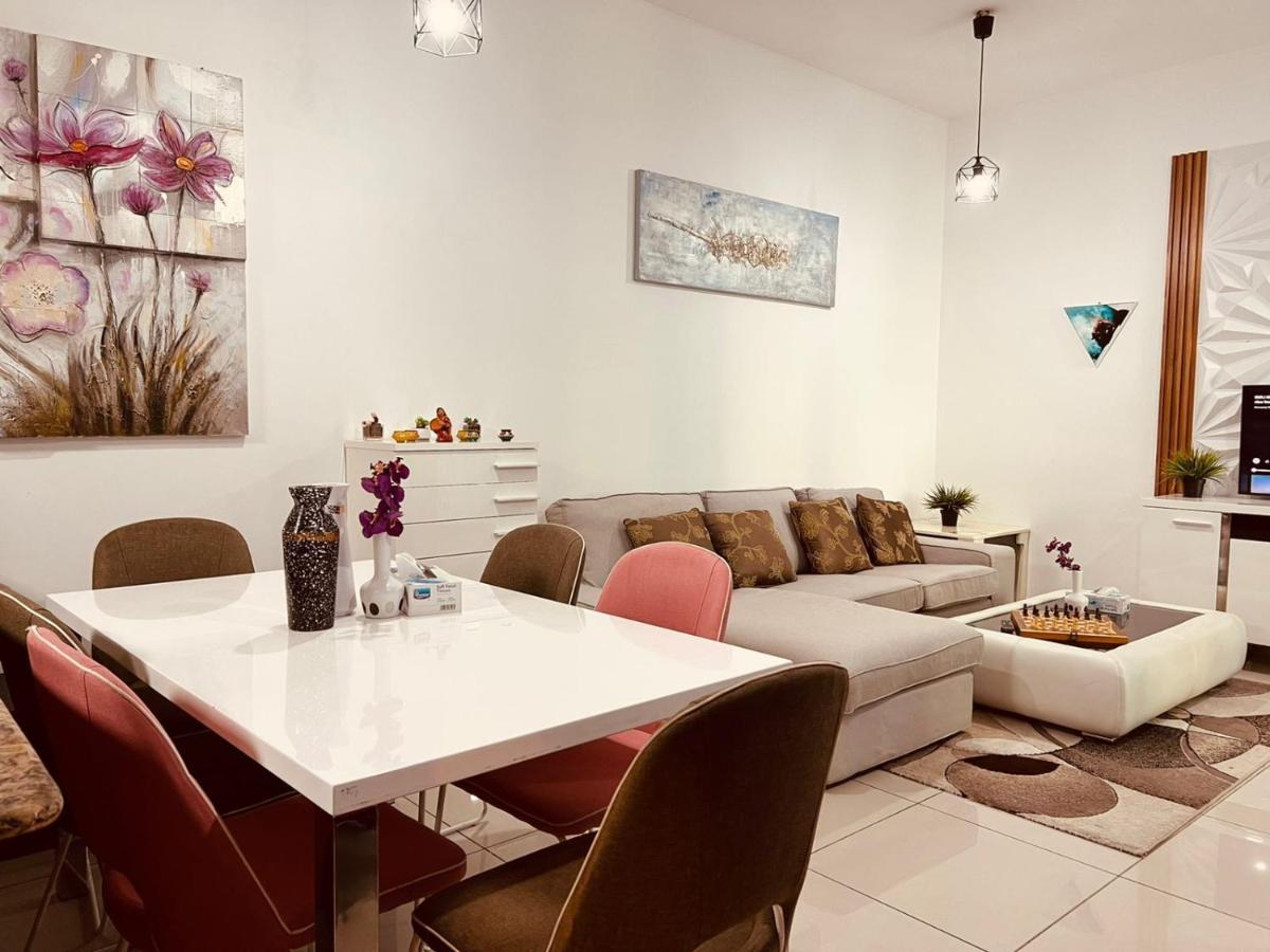 Apartment Entire Private Self Catered Marina Dubai