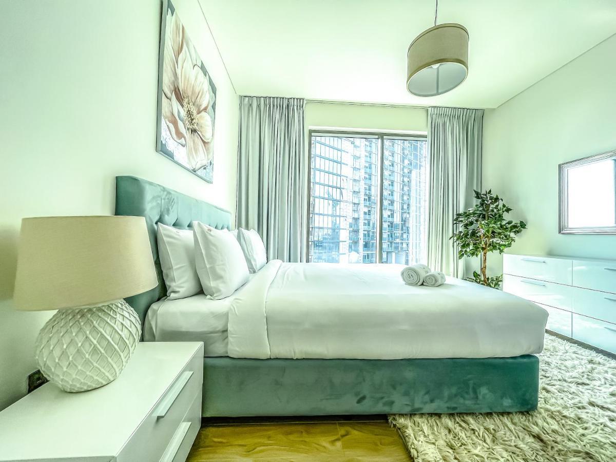 By Latinem Luxury 1br G2-2324 Near Burj Khalifa * Dubai
