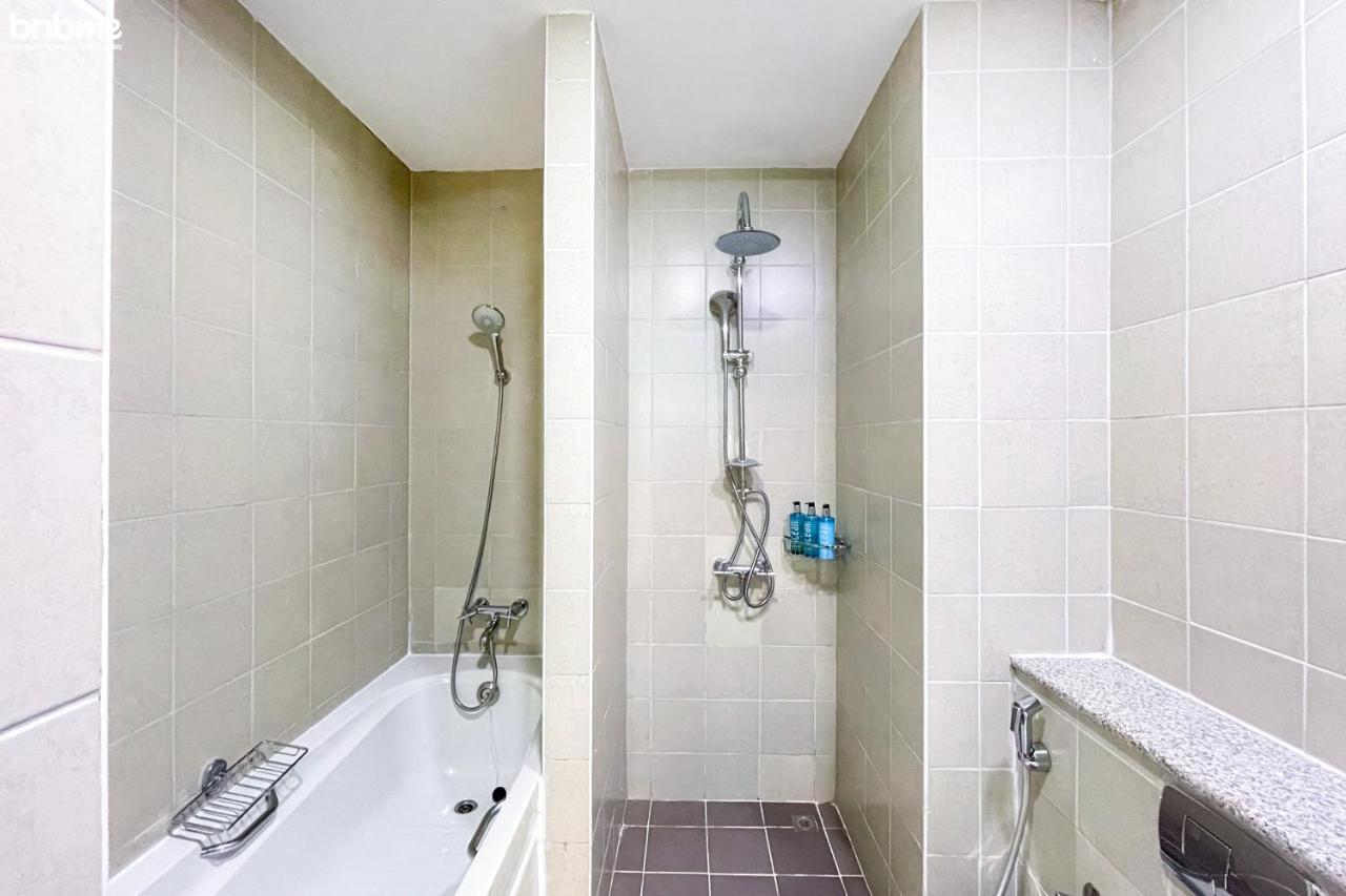 Bnbmehomes - Experience Luxurious Sky High Marina Living - 8044 Apartment Dubai