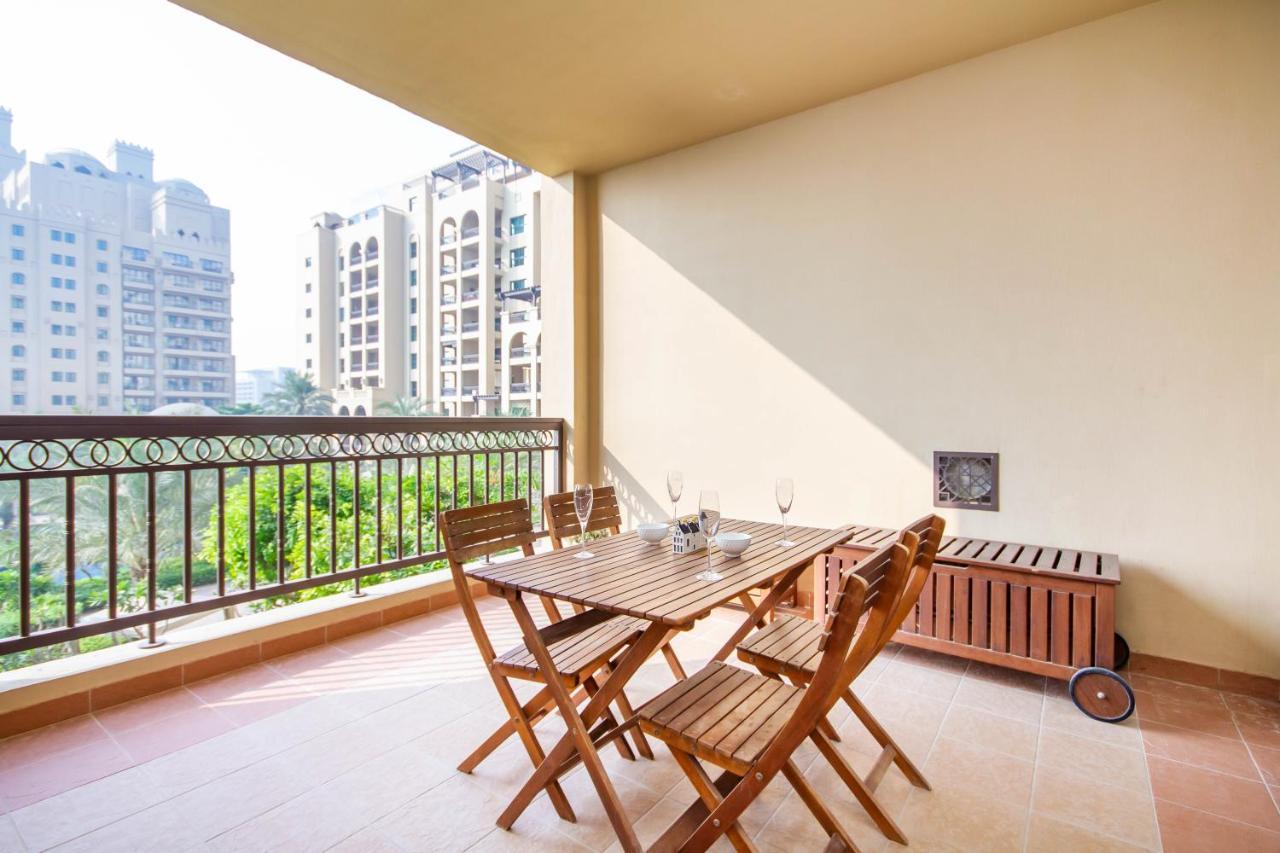 Bespoke Homes - Palm Jumeirah- 2 Bedroom & Pool Access, South Dubai