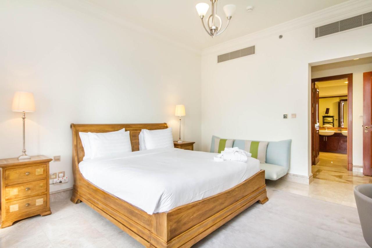 Bespoke Homes - Palm Jumeirah- 2 Bedroom & Pool Access, South