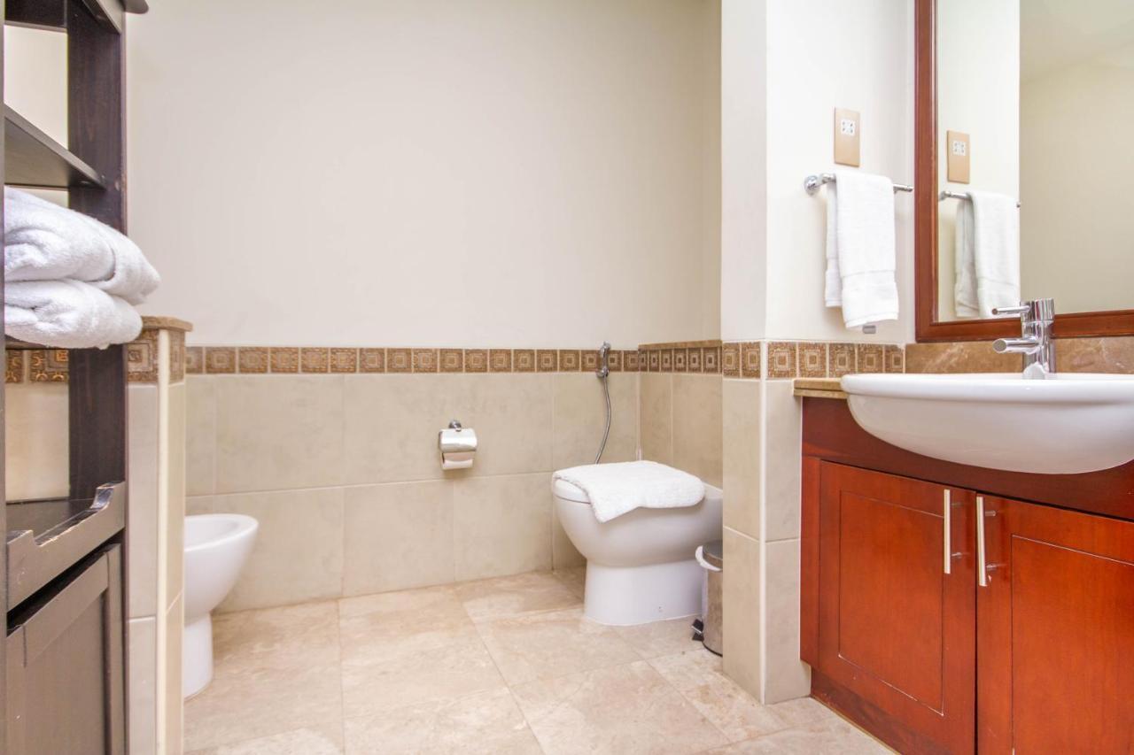 Bespoke Homes - Palm Jumeirah- 2 Bedroom & Pool Access, South Dubai
