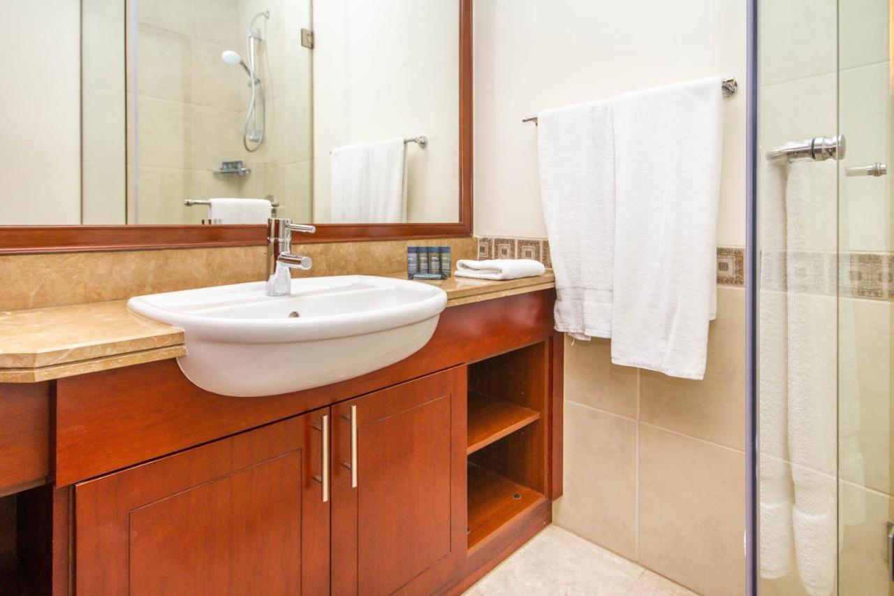 Bespoke Homes - Palm Jumeirah- 2 Bedroom & Pool Access, South