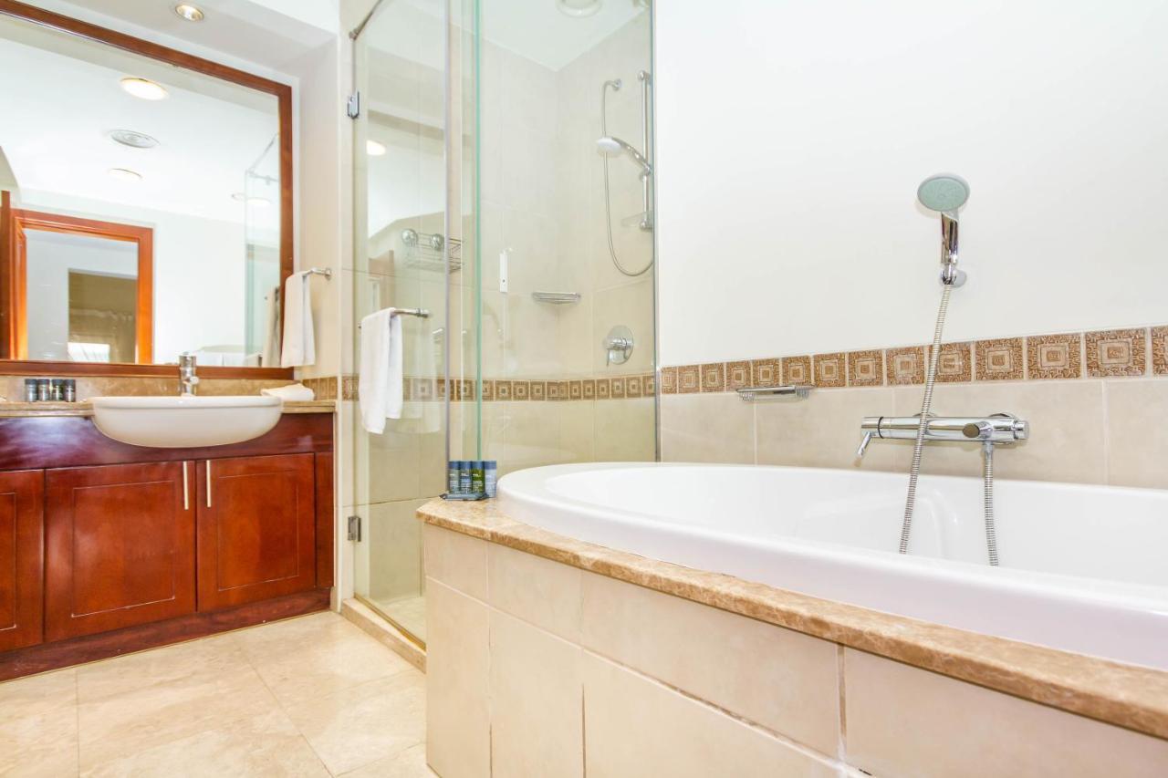 Bespoke Homes - Palm Jumeirah- 2 Bedroom & Pool Access, South Apartment Dubai