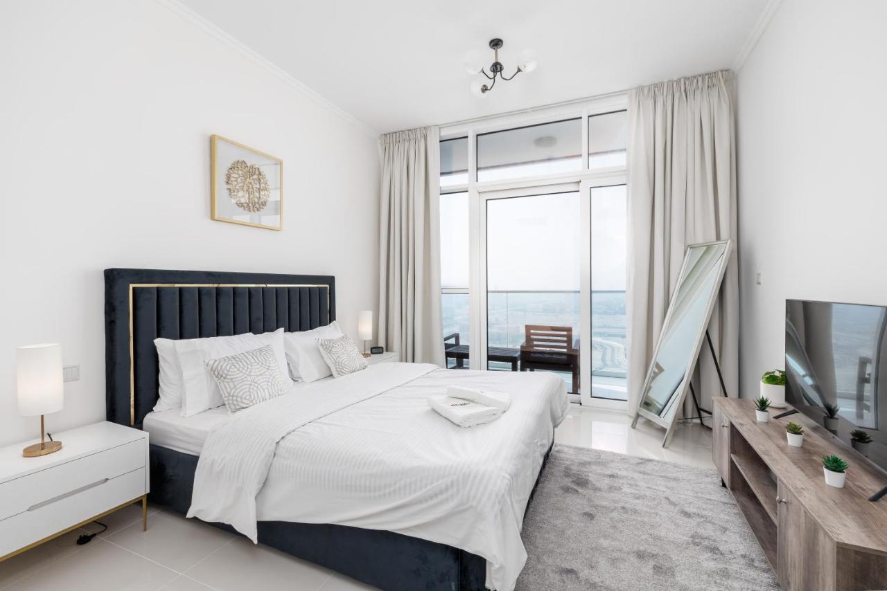 Welcoming In Damac Hills Carson B Apartment