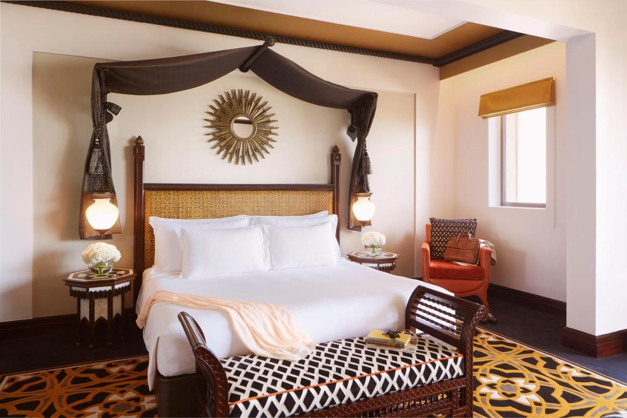 Jumeirah Al Qasr Resort 5*