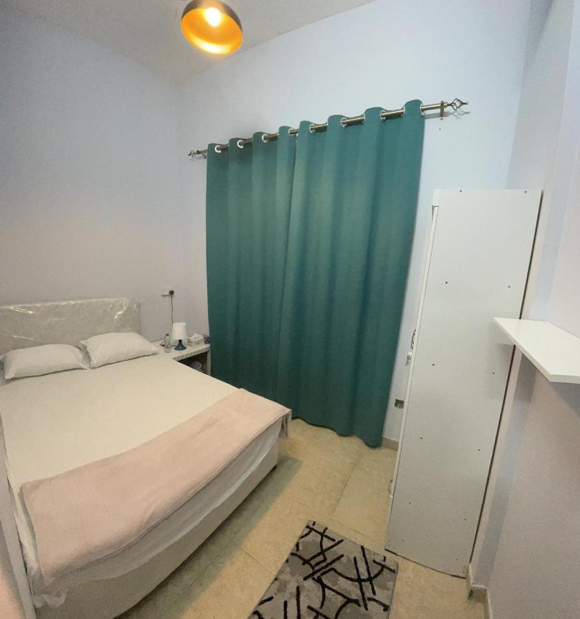 Pharos Sheikh Zaied Private Bed Space Inn *