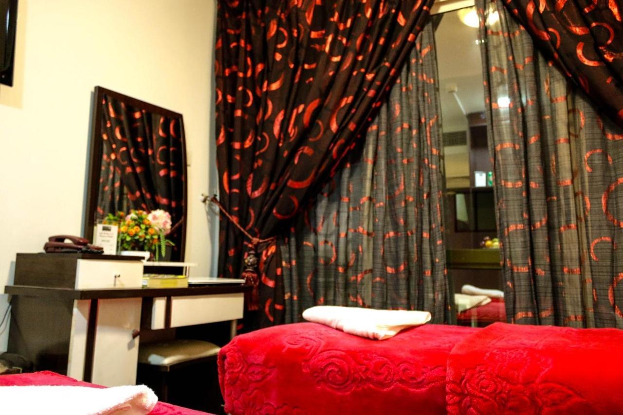 Karoon Hotel *