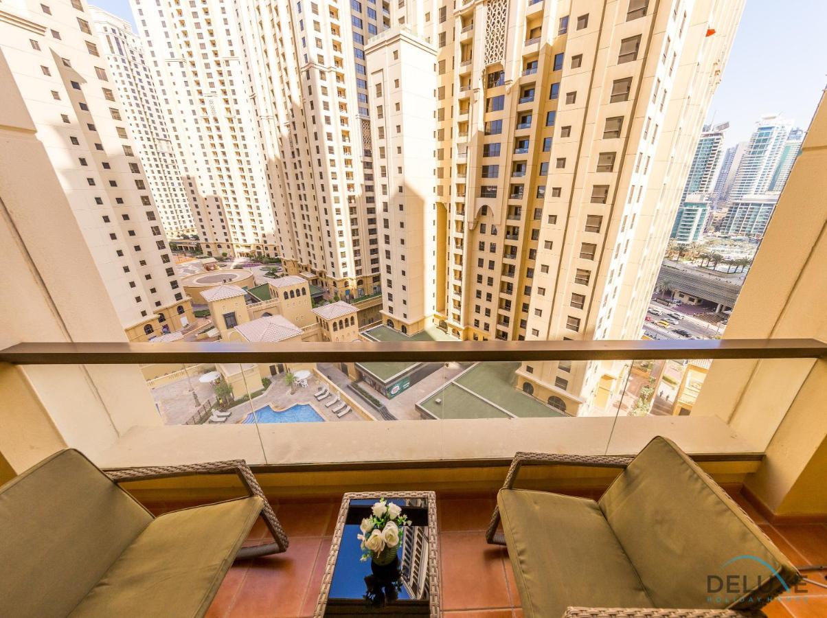 Apartment Pool Views Studio Minutes Away To Jbr Beach, Rimal 3 By Deluxe Dubai