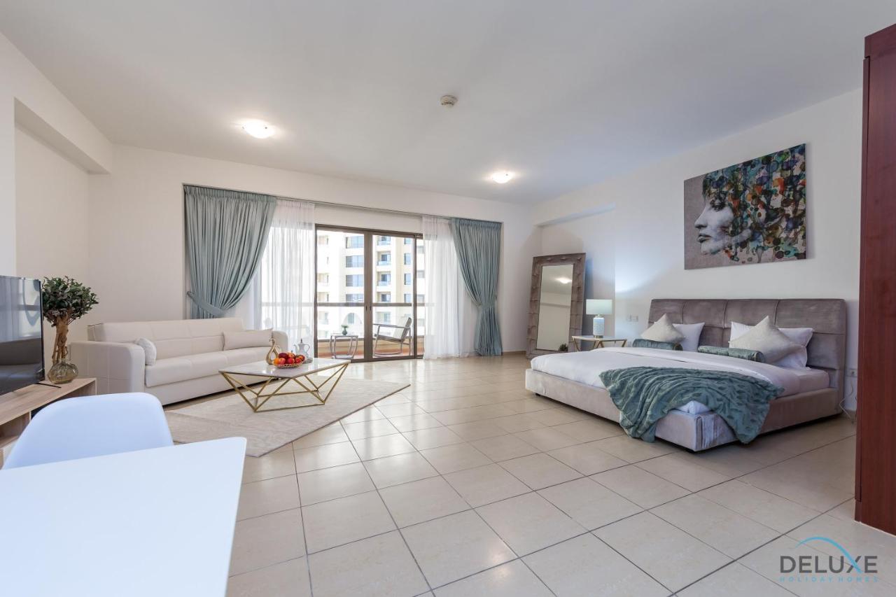 Pool Views Studio Minutes Away To Jbr Beach, Rimal 3 By Deluxe Apartment