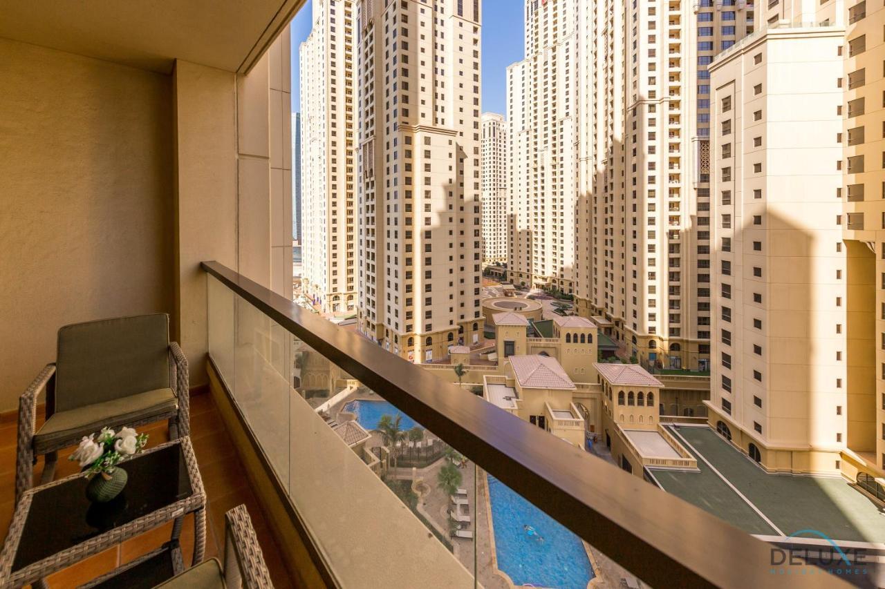 Apartment Pool Views Studio Minutes Away To Jbr Beach, Rimal 3 By Deluxe Dubai