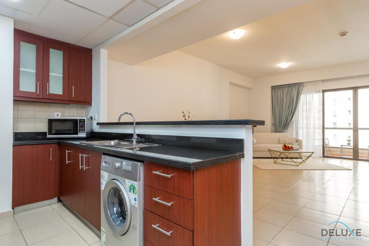 Pool Views Studio Minutes Away To Jbr Beach, Rimal 3 By Deluxe Dubai