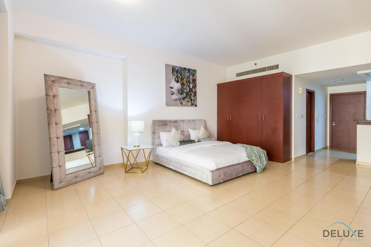 Pool Views Studio Minutes Away To Jbr Beach, Rimal 3 By Deluxe Apartment