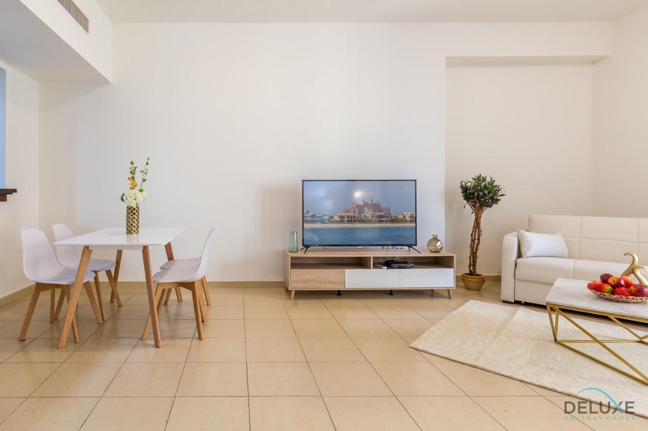 Pool Views Studio Minutes Away To Jbr Beach, Rimal 3 By Deluxe * Dubai