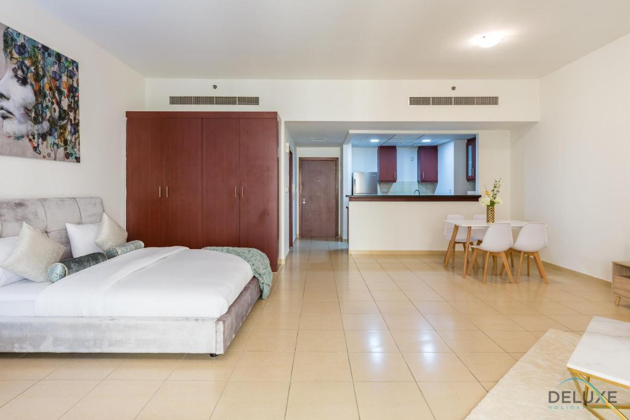 Pool Views Studio Minutes Away To Jbr Beach, Rimal 3 By Deluxe Apartment