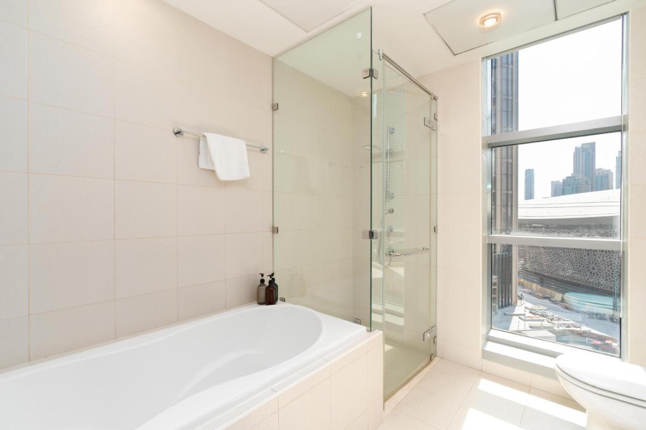 Ultimate / 4 Beds / Full Opera View / Mall & Burj Khalifa - 5 Min Walk Apartment *