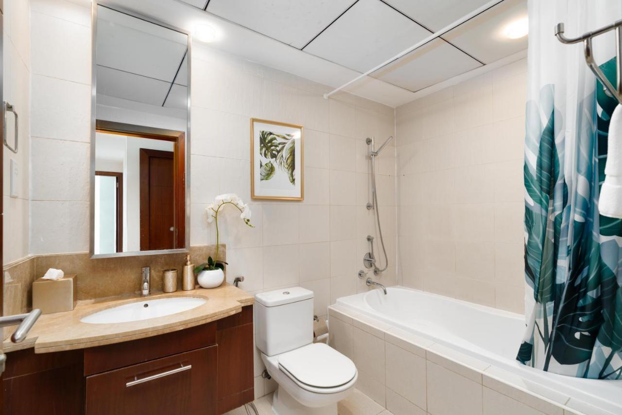 Ultimate / 4 Beds / Full Opera View / Mall & Burj Khalifa - 5 Min Walk Dubai