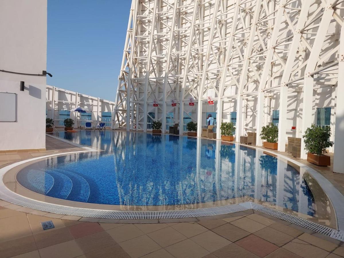 Bright & Valuable, Close To Metro Station Apartment Dubai
