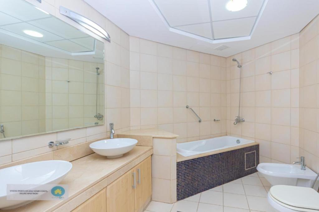 Palm Jumeirah 2 Bed *