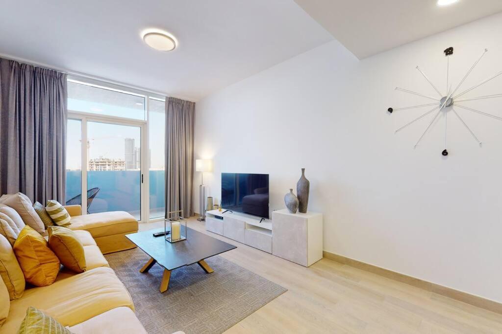 Lovely And Spacious 1 Bedroom With Extra Sofa Bed *