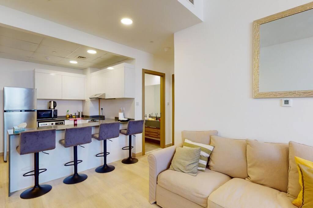 Apartment Lovely And Spacious 1 Bedroom With Extra Sofa Bed