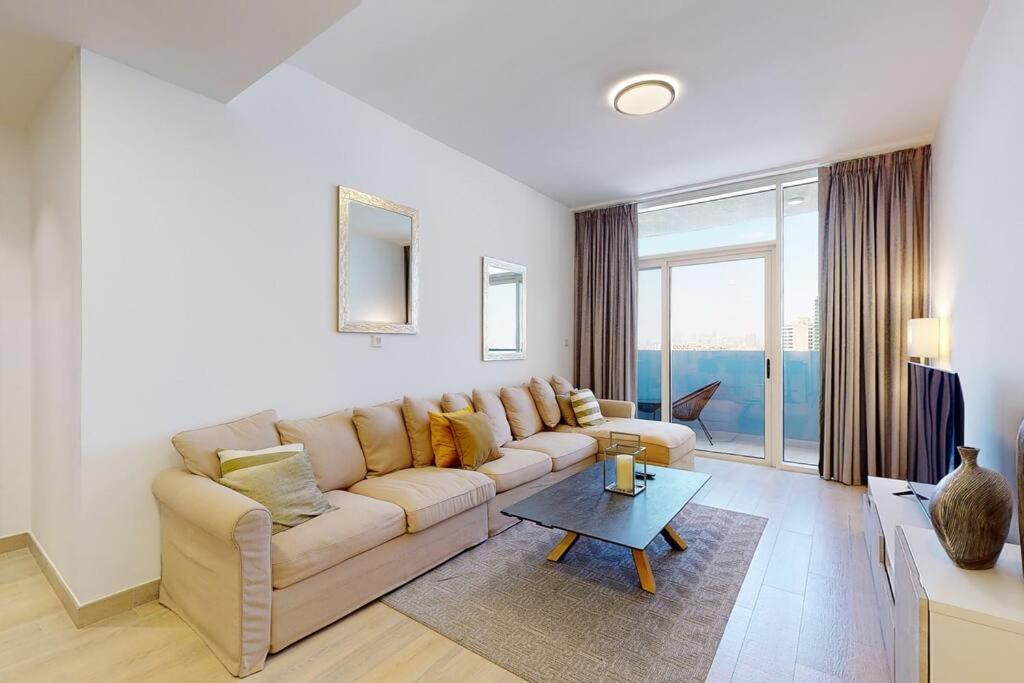 Apartment Lovely And Spacious 1 Bedroom With Extra Sofa Bed
