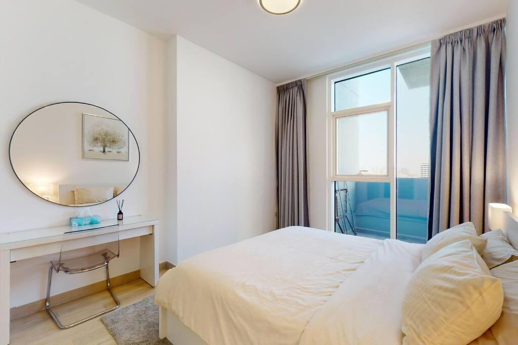 Lovely And Spacious 1 Bedroom With Extra Sofa Bed Apartment