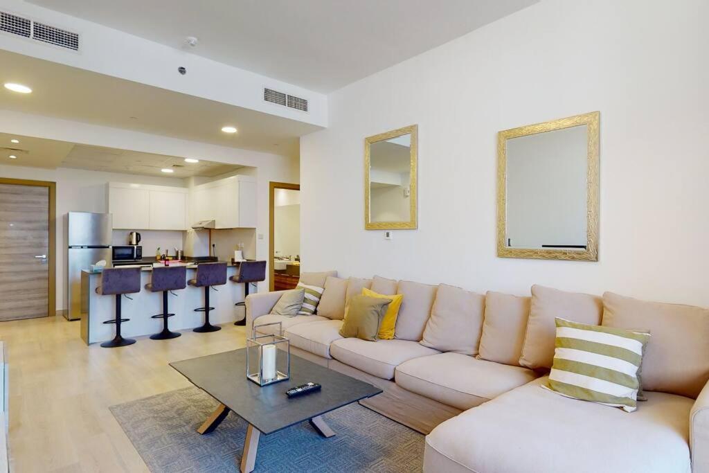 Apartment Lovely And Spacious 1 Bedroom With Extra Sofa Bed