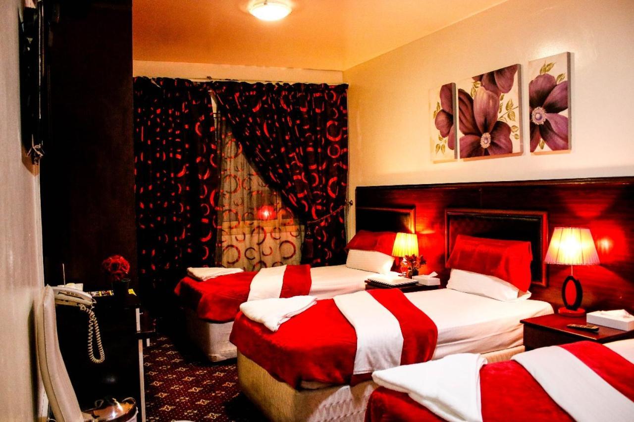 Karoon Hotel *