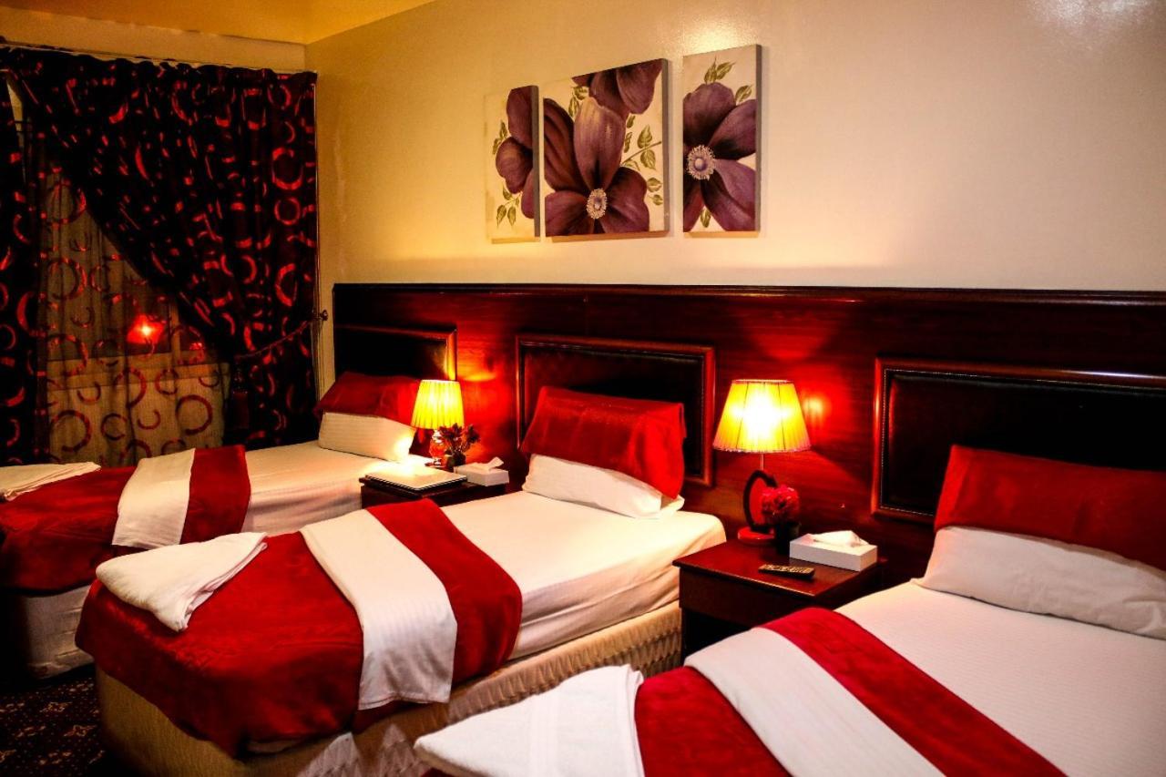 Karoon Hotel *
