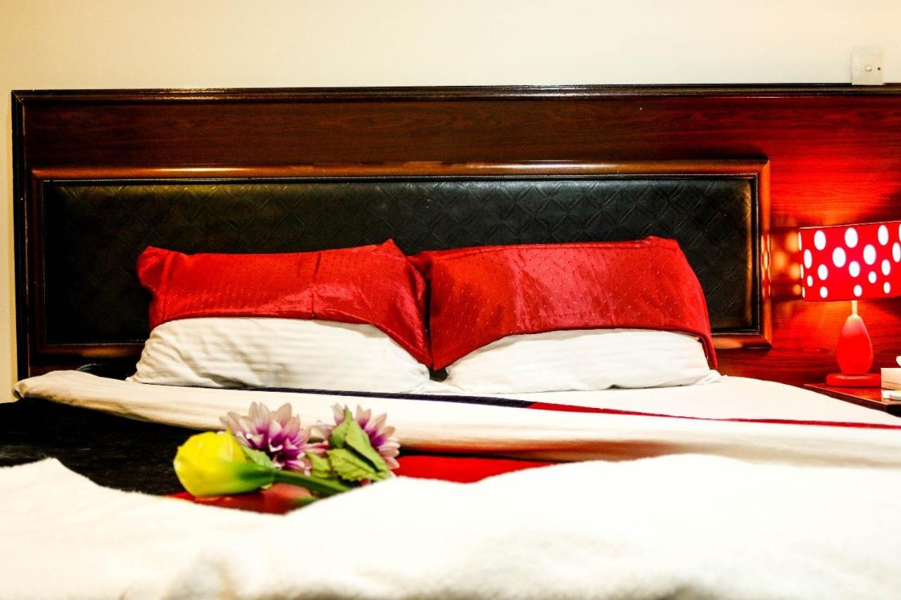 Karoon Hotel *