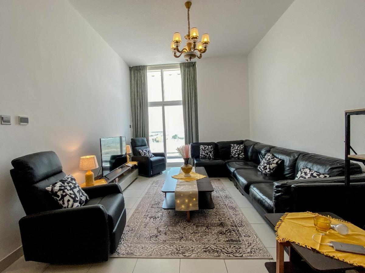 - Glitz 3 Residences - Majestic Luxe - 2br - Sleep 4 - For Families & Couples Only Dubai