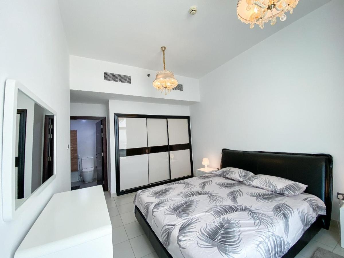 - Glitz 3 Residences - Majestic Luxe - 2br - Sleep 4 - For Families & Couples Only Apartment