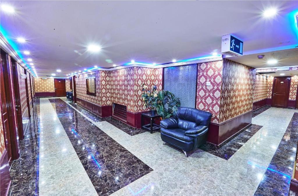 West Hotel *