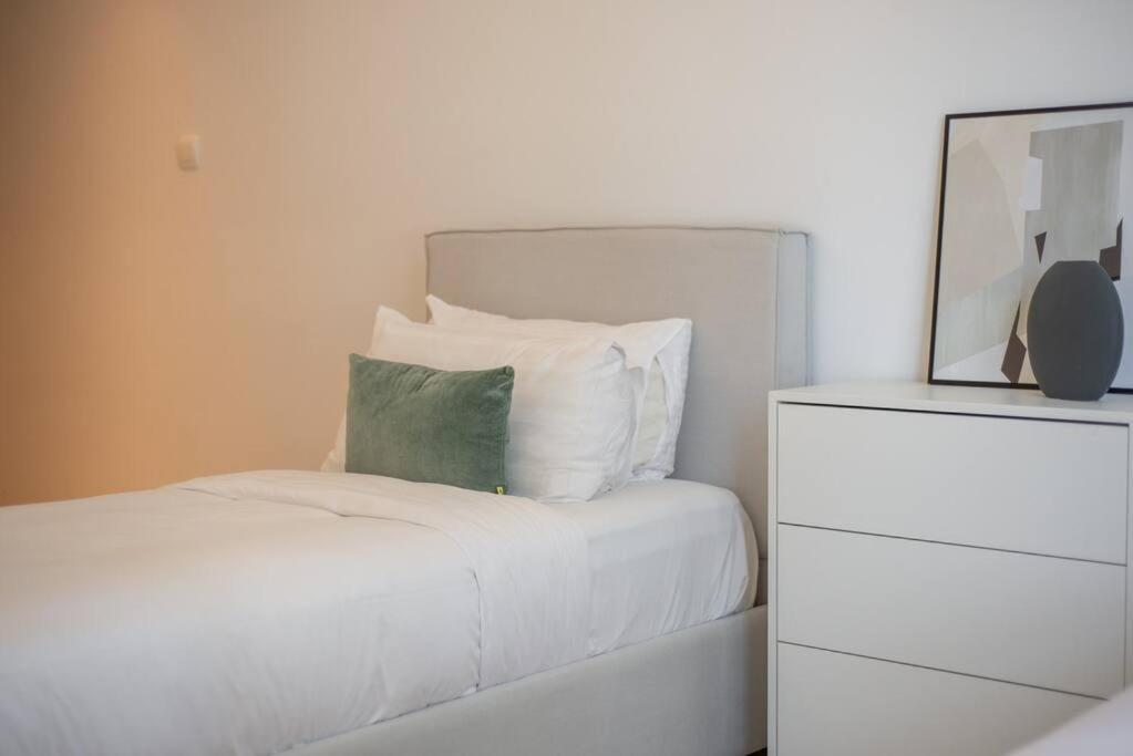 Apartment Astonishing 3bdr In The Heart Of Marina