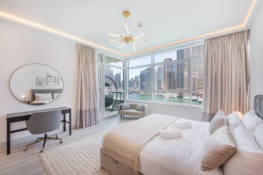 Astonishing 3bdr In The Heart Of Marina Apartment